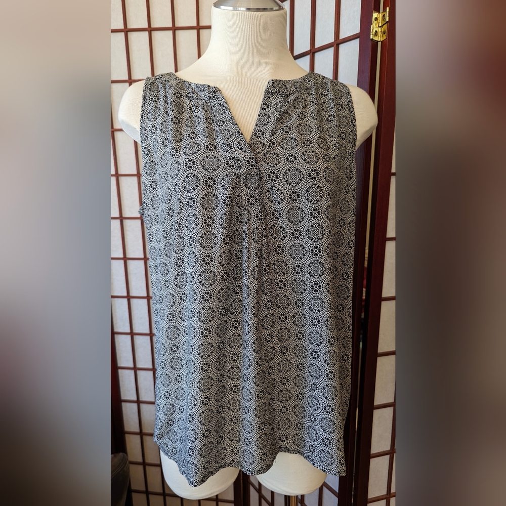ROSE & RHYME Women's Sleeveless Blouse